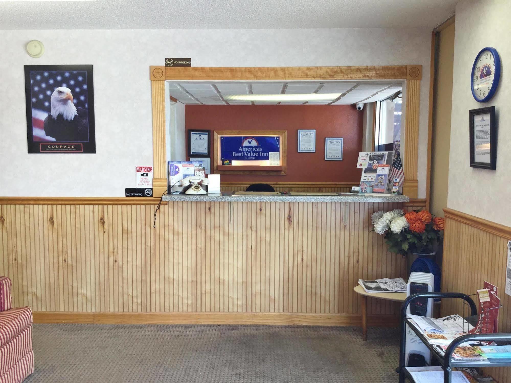 Americas Best Value Inn Macomb Eksteriør bilde